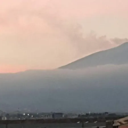 Апартаменты Stairway To Etna 1 *